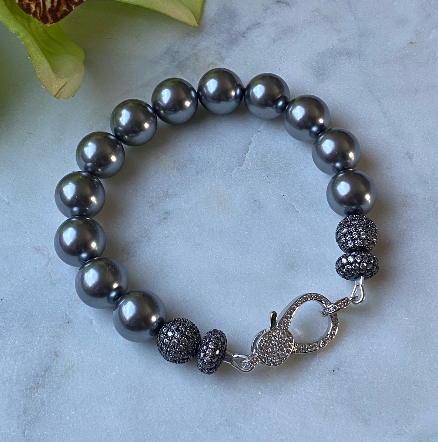 Pearls and Moonlight Grey Shell Pearl Chunky Stacker