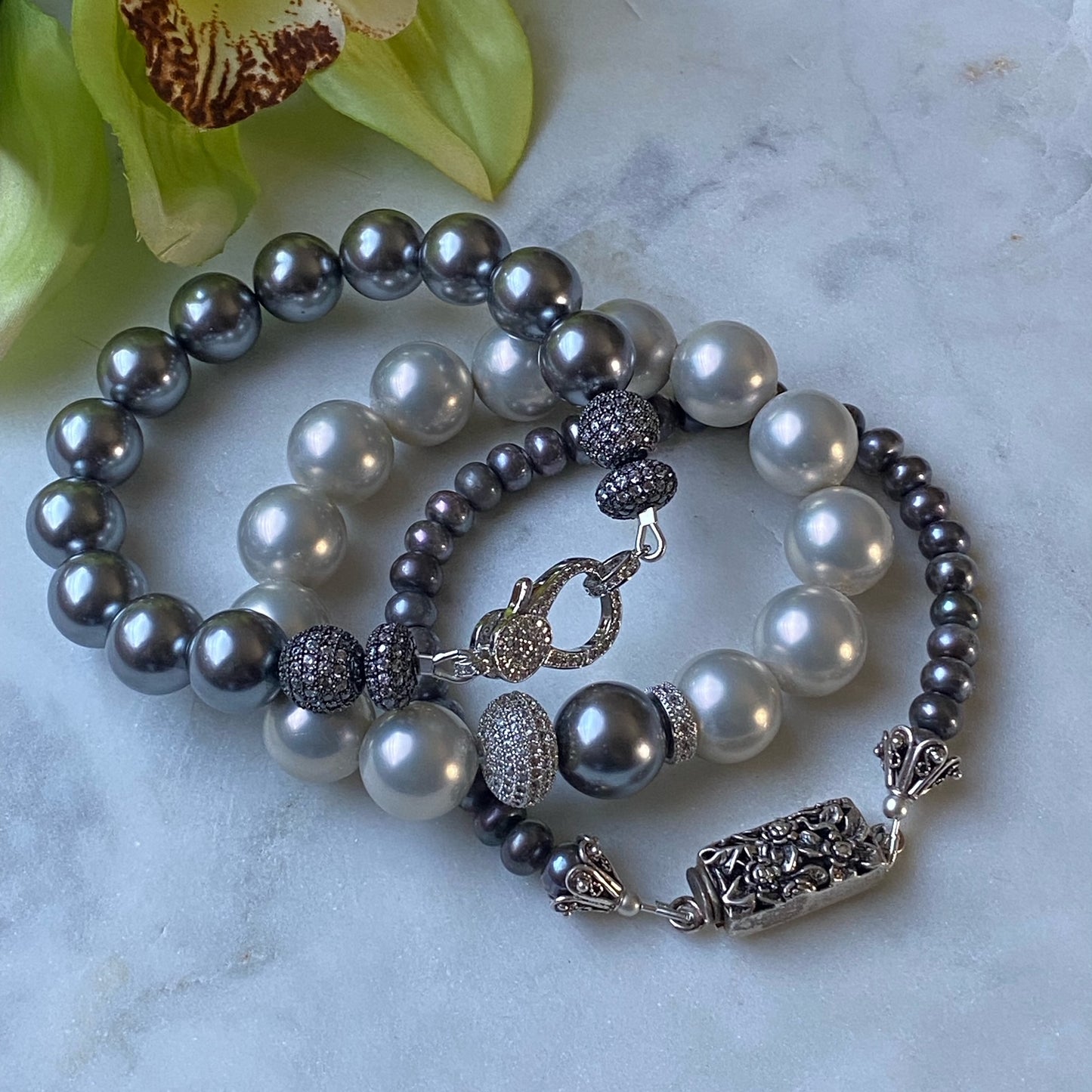 Pearls and Moonlight Grey Shell Pearl Chunky Stacker